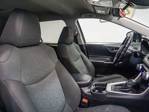 Used 2020 Toyota RAV4 XLE image 16