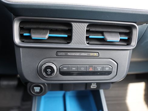 Used 2025 Ford Maverick XLT w/ Equipment Group 302A AWD/4WD image 24