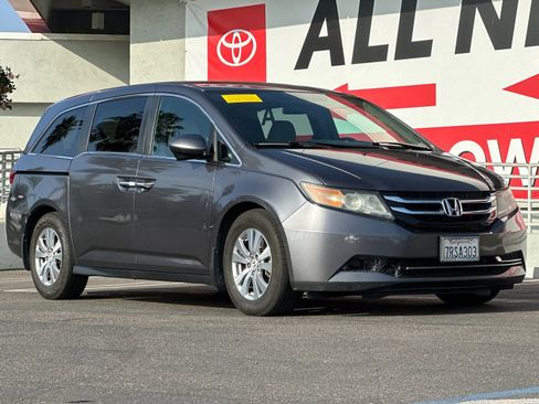 Used 2016 Honda Odyssey SE image 8
