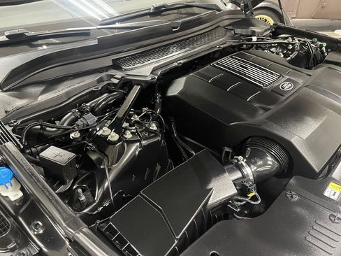 Used 2017 Land Rover Range Rover HSE AWD/4WD image 34