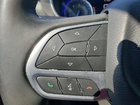 Used 2022 Chrysler Pacifica Touring-L FWD image 21