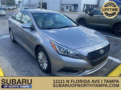 Used 2016 Hyundai Sonata SE image 1