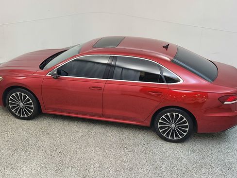 Used 2022 Volkswagen Passat 2.0T FWD image 14