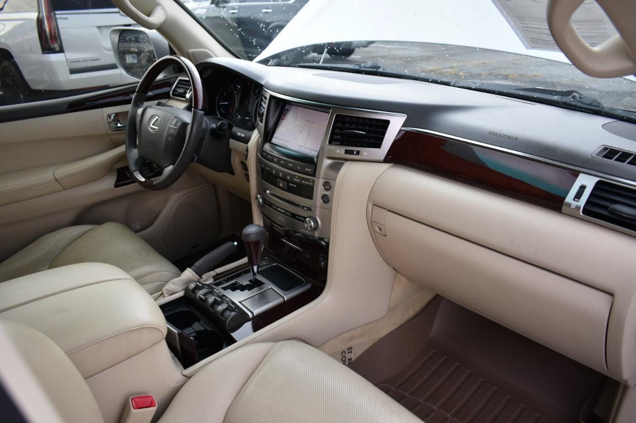 Used 2013 Lexus LX 570 4WD w/ Luxury Pkg image 13