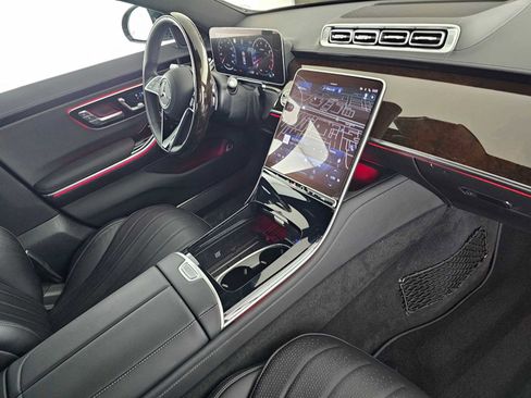Used 2024 Mercedes-Benz S 500 4MATIC image 11