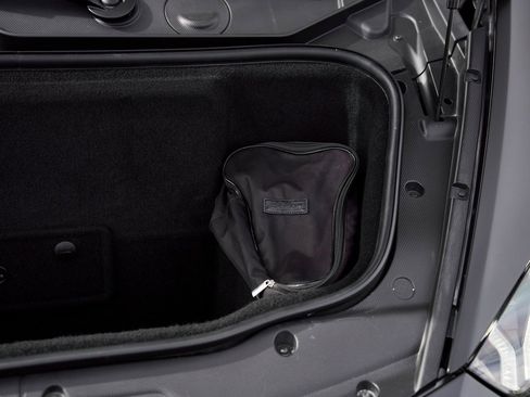 Used 2021 Lamborghini Huracan EVO image 18