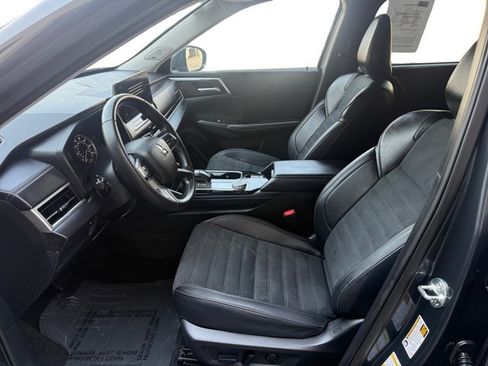 Used 2025 Mitsubishi Outlander SE AWD/4WD image 10