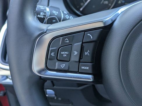 Used 2020 Jaguar E-PACE AWD/4WD image 19