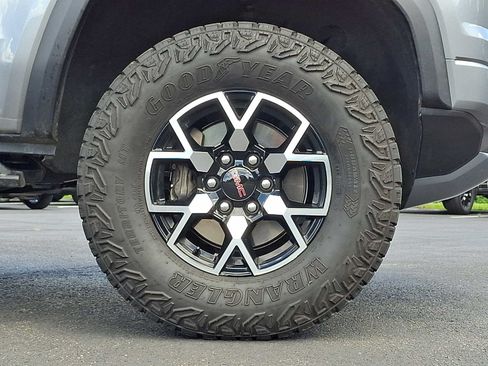 Used 2024 GMC Canyon AT4X AWD/4WD image 8