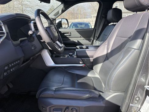 Used 2023 Toyota Sequoia Platinum image 10