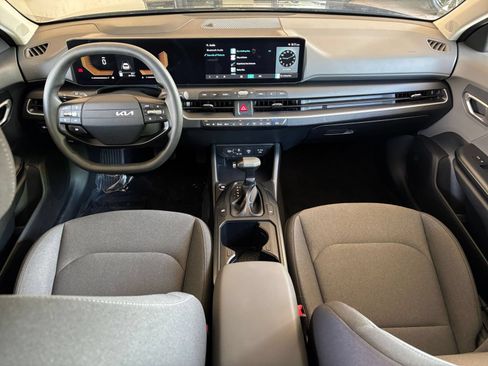 Used 2025 Kia K4 FWD image 32
