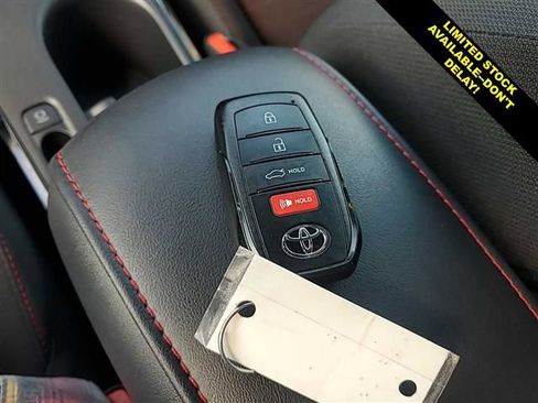 Used 2025 Toyota Corolla SE FWD image 12