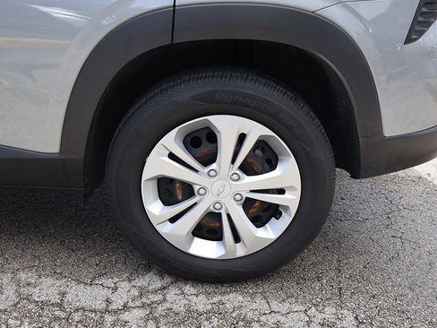 Used 2024 Chevrolet Trax LS w/ Driver Confidence Package image 19