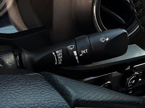 Used 2018 Toyota Tacoma SR5 image 19