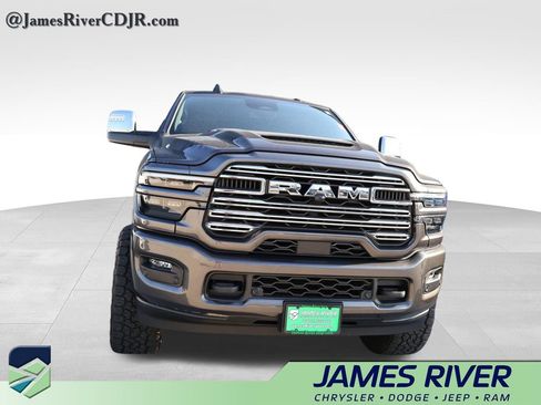 Used 2025 RAM 2500 Laramie w/ Sport Appearance Package AWD/4WD image 9