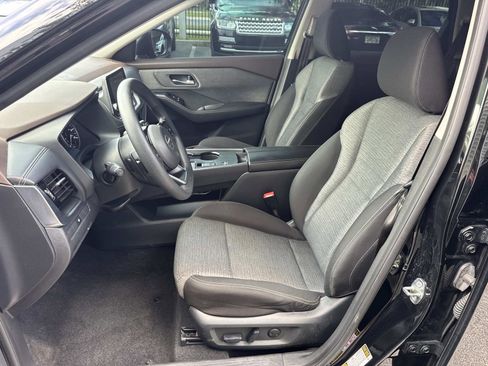 Used 2021 Nissan Rogue SV FWD image 21