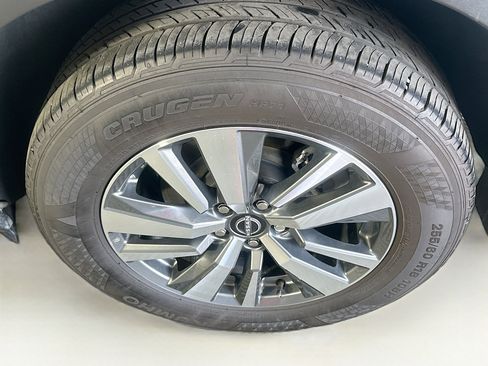 Used 2024 Nissan Pathfinder SL image 11