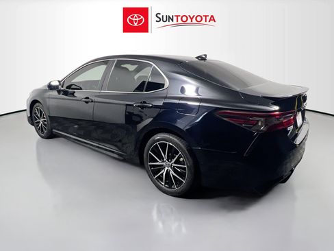 Used 2023 Toyota Camry SE image 6