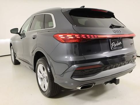 Certified 2025 Audi Q5 Premium w/ Convenience Package AWD/4WD image 3