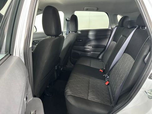 Used 2025 Mitsubishi Outlander Sport LE AWD/4WD image 25