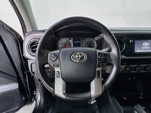 Used 2019 Toyota Tacoma SR5 RWD image 17