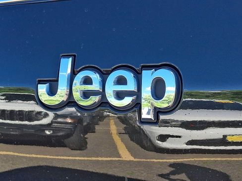Used 2022 Jeep Grand Cherokee L Limited w/ Luxury Tech Group II AWD/4WD image 32