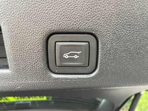 Used 2026 Chevrolet Traverse High Country w/ LPO, Floor Liner Package AWD/4WD image 47