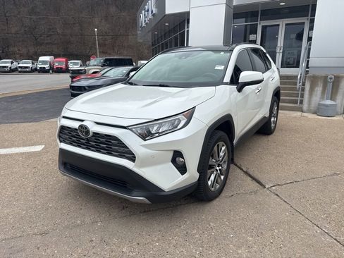 Used 2019 Toyota RAV4 Limited w/ Advanced Technology Package image 3