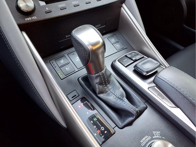Used 2020 Lexus IS 350 F Sport w/ Blackline Edition AWD/4WD image 9