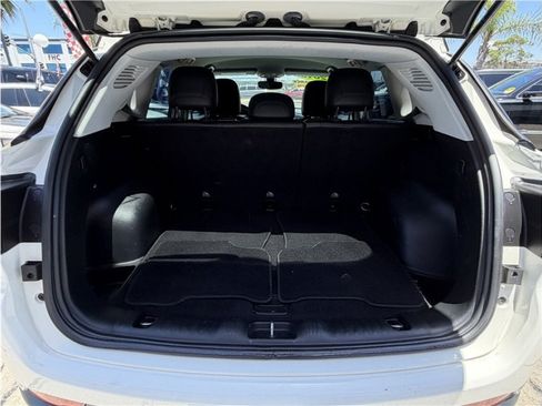 Used 2019 Jeep Compass Latitude FWD image 24