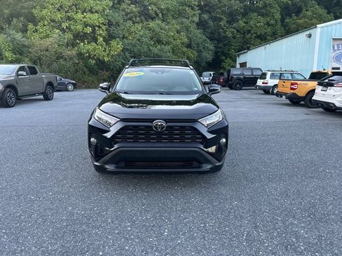 Used 2020 Toyota RAV4 XLE image 2