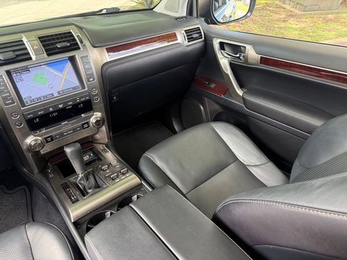 Used 2017 Lexus GX 460 Luxury AWD/4WD image 11