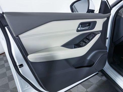 Certified 2024 Nissan Rogue SL image 43