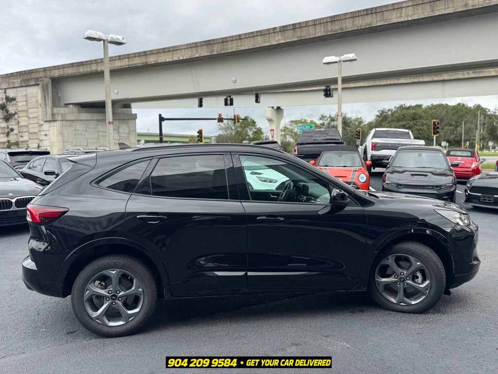 Used 2023 Ford Escape ST-Line AWD/4WD image 8
