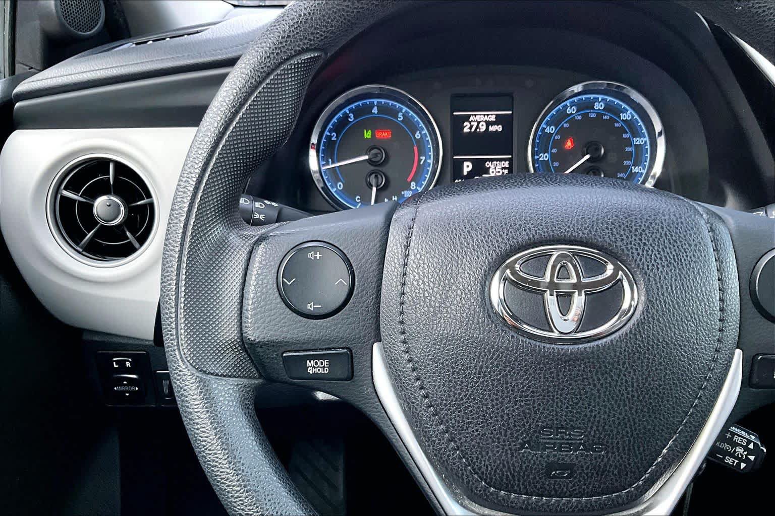 Used 2018 Toyota Corolla LE FWD image 23