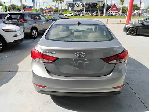 Used 2016 Hyundai Elantra SE w/ Option Group 02 image 2