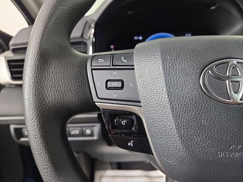 Used 2025 Toyota Camry LE image 22