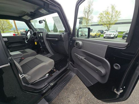 Used 2009 Jeep Wrangler X AWD/4WD image 11