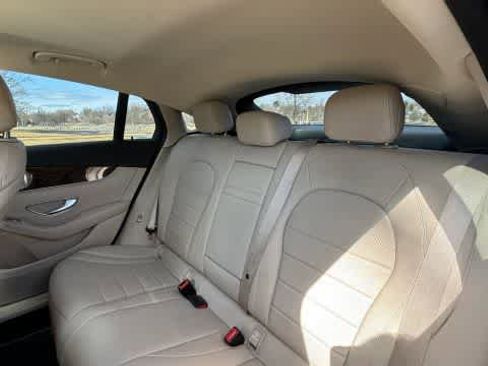 Used 2018 Mercedes-Benz GLC 300 4MATIC Coupe image 13