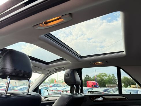 Used 2015 Mercedes-Benz ML 350 ML350 4MATIC w/ Premium 1 Package image 28