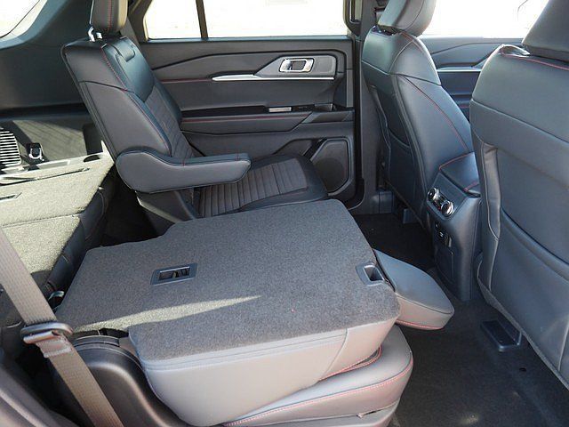 New 2026 Ford Explorer ST-Line w/ ST-Line Street Pack AWD/4WD image 31
