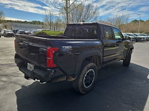 Used 2024 Toyota Tacoma TRD Off-Road image 10