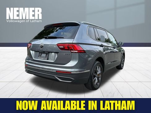 Used 2022 Volkswagen Tiguan SE AWD/4WD image 4