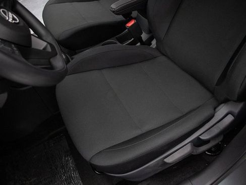 New 2025 Nissan Kicks Play S image 28