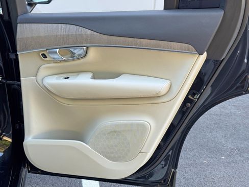 Used 2023 Volvo XC90 B6 Plus image 44