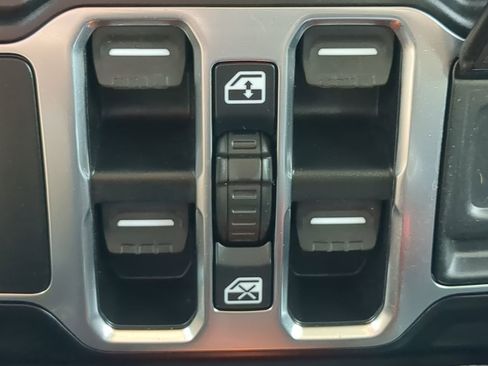 Used 2021 Jeep Wrangler Unlimited Sport AWD/4WD image 20