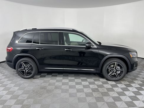 New 2026 Mercedes-Benz GLB 250 4MATIC image 14