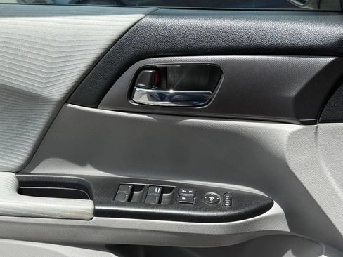 Used 2015 Honda Accord LX image 18