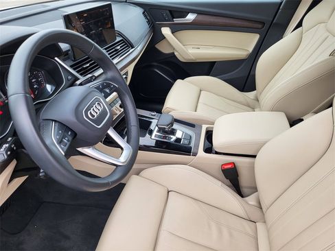 Certified 2025 Audi Q5 2.0T Premium image 10