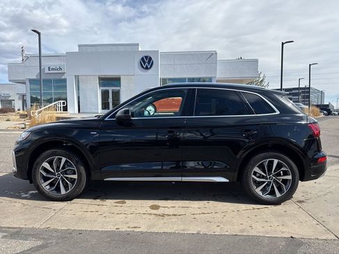 Used 2023 Audi Q5 2.0T Premium w/ Convenience Package AWD/4WD image 2